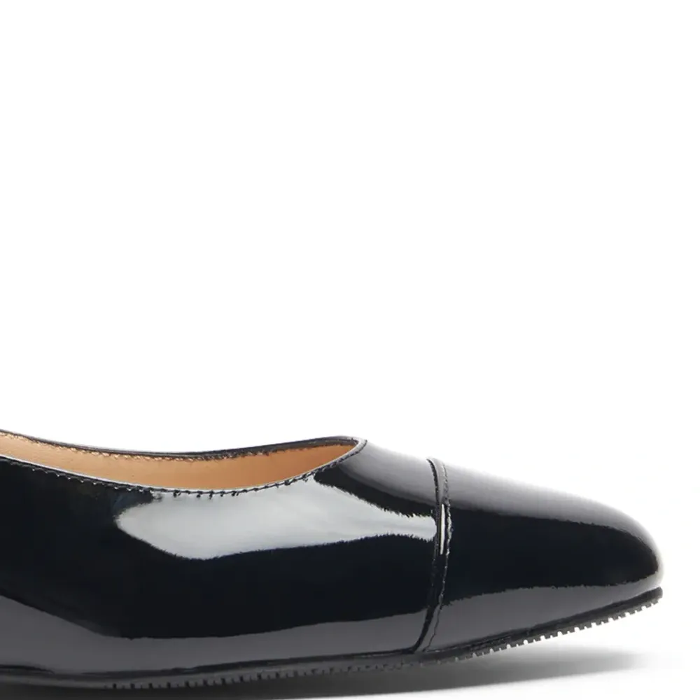 Туфли Sleek с ремешком на пятке Туфли Sleek с ремешком на пятке