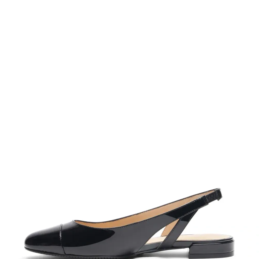 Туфли Sleek с ремешком на пятке Туфли Sleek с ремешком на пятке