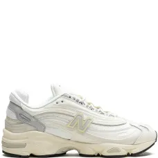 Кроссовки 1000 White из коллаборации с Aimé Leon Dore