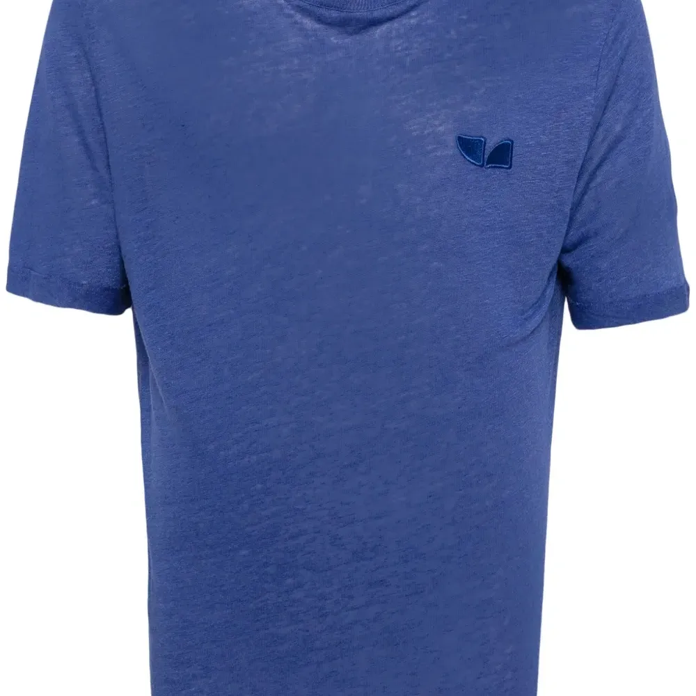 Футболка с вышитым логотипом