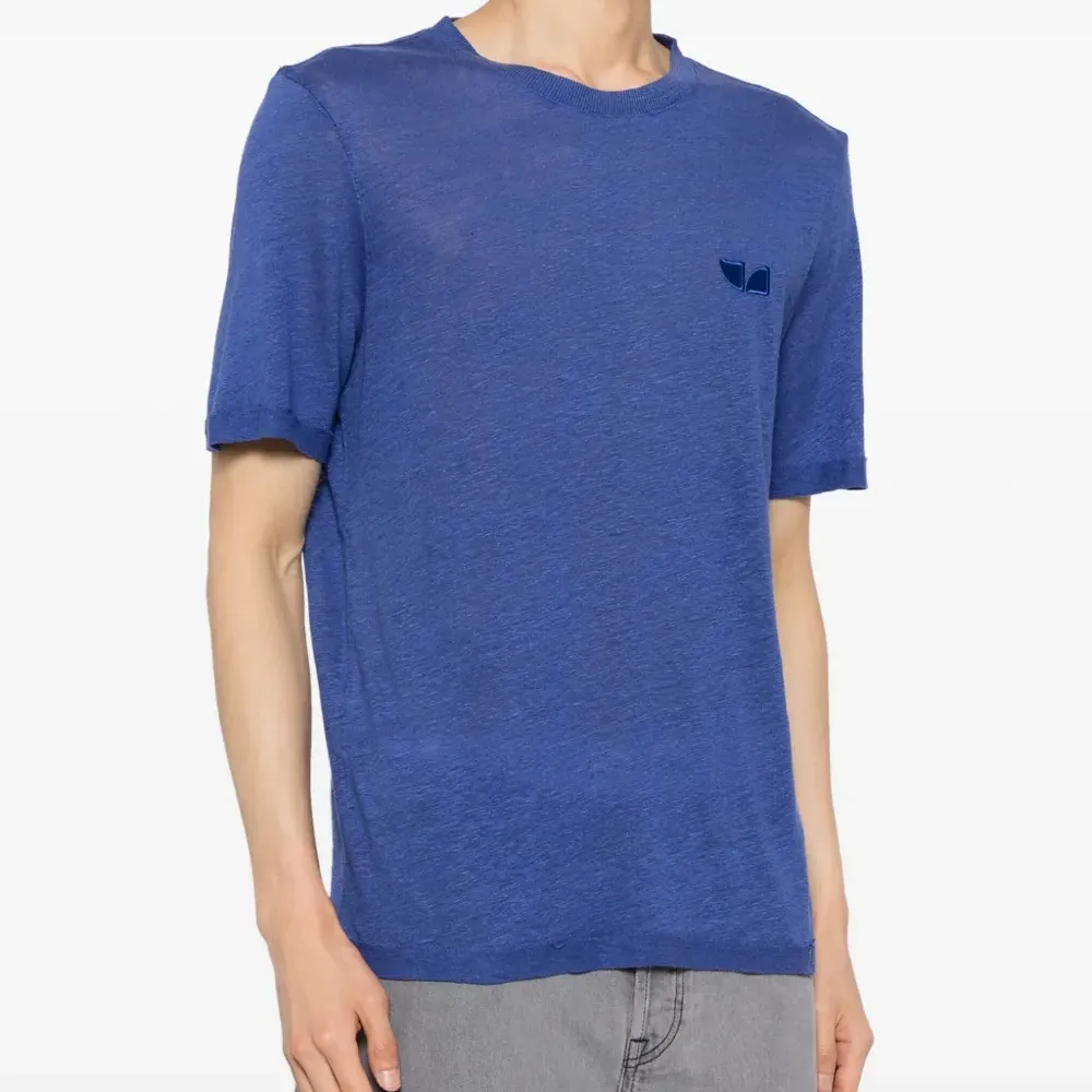 Футболка с вышитым логотипом