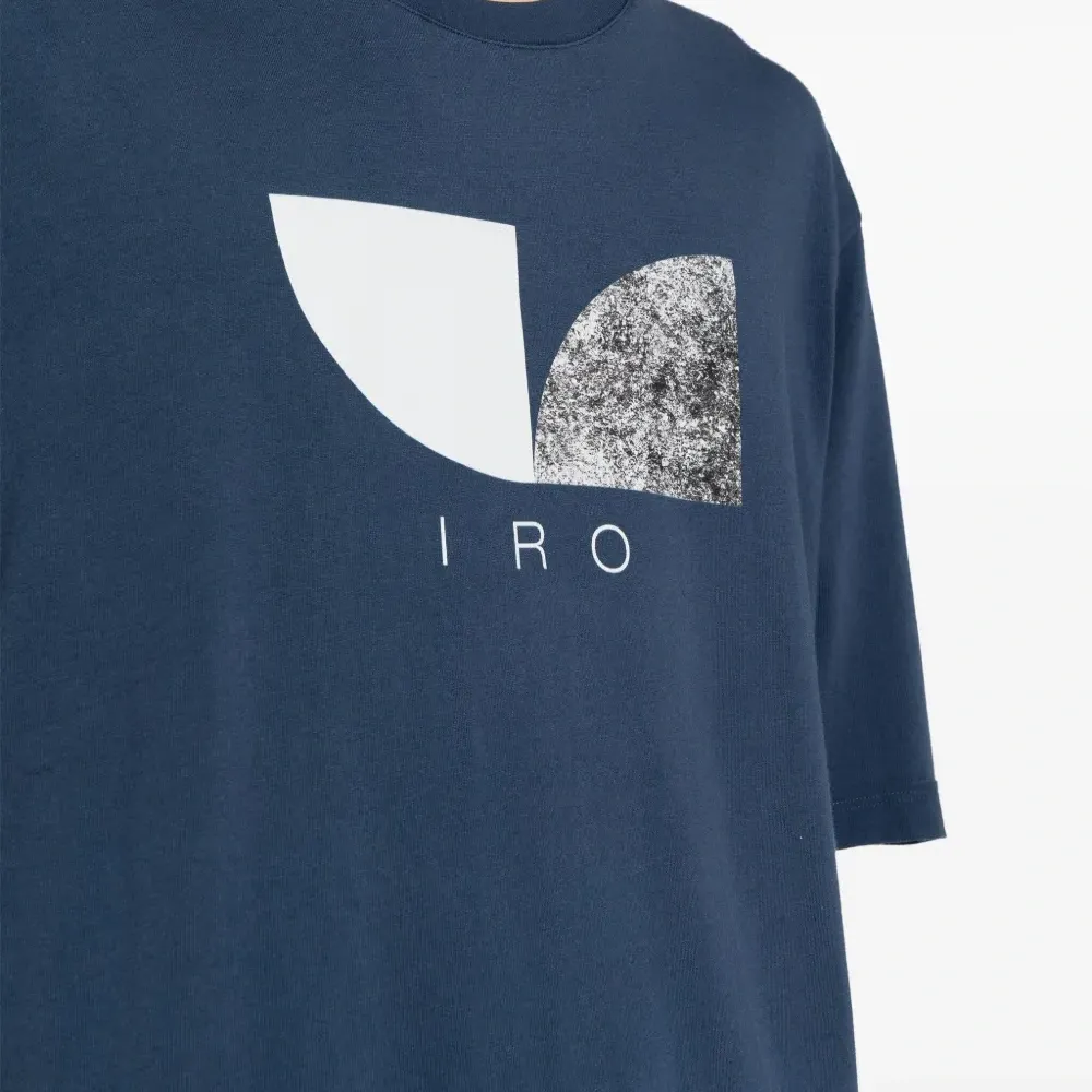 Футболка с логотипом