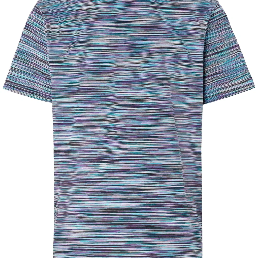 Базовая футболка