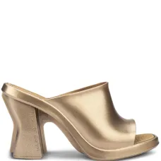 Босоножки из коллаборации с Melissa