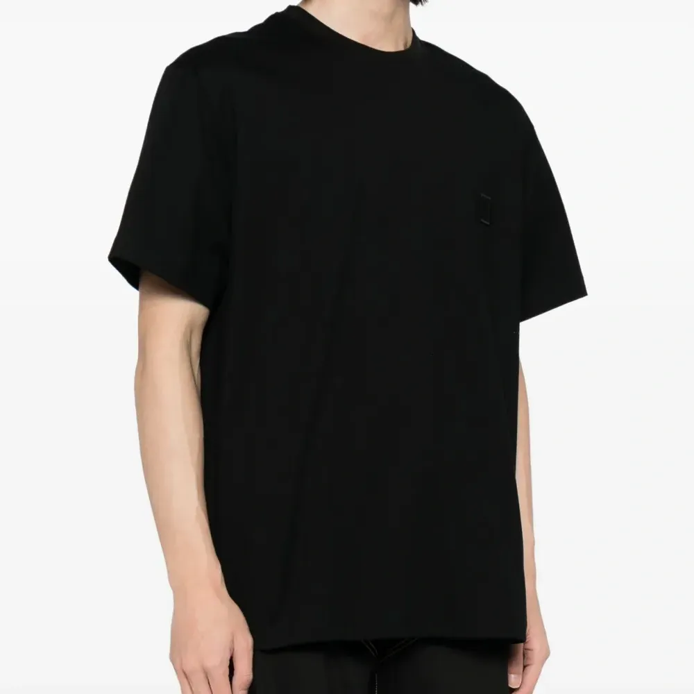 Футболка с графичным принтом