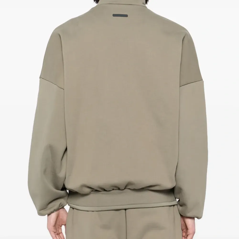 Толстовка с высоким воротником из коллаборации с Fear Of God