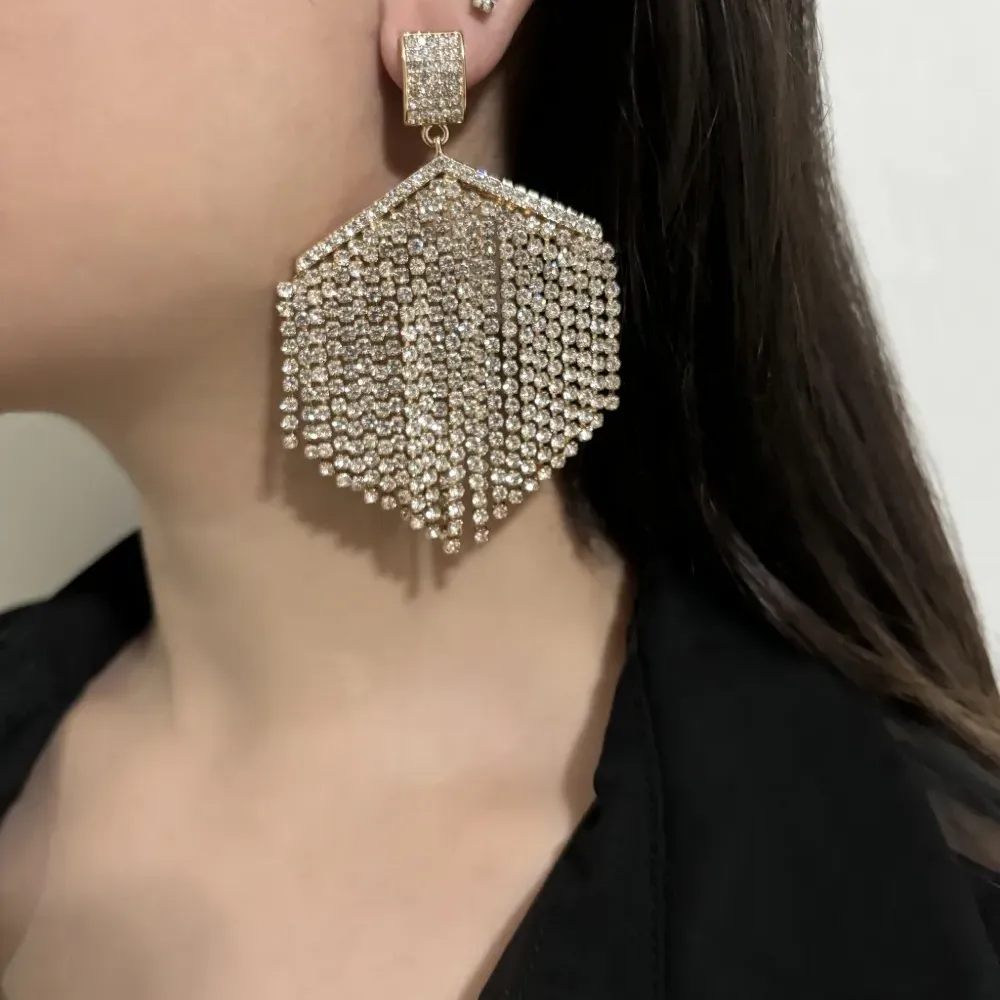 Серьги-подвески с кристаллами