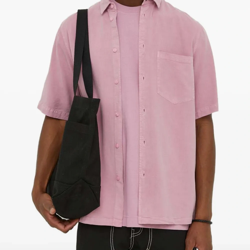 Рубашка с короткими рукавами и нагрудным карманом