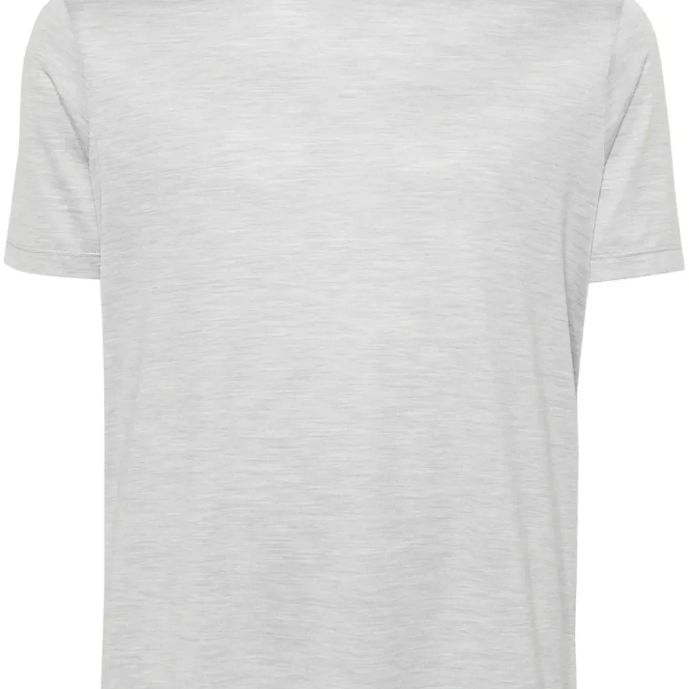 Футболка с круглым вырезом