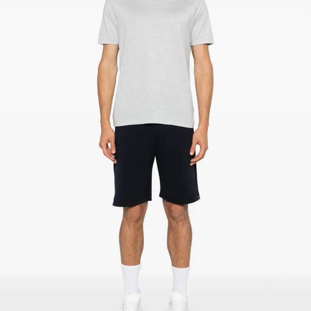 Футболка с круглым вырезом Футболка с круглым вырезом