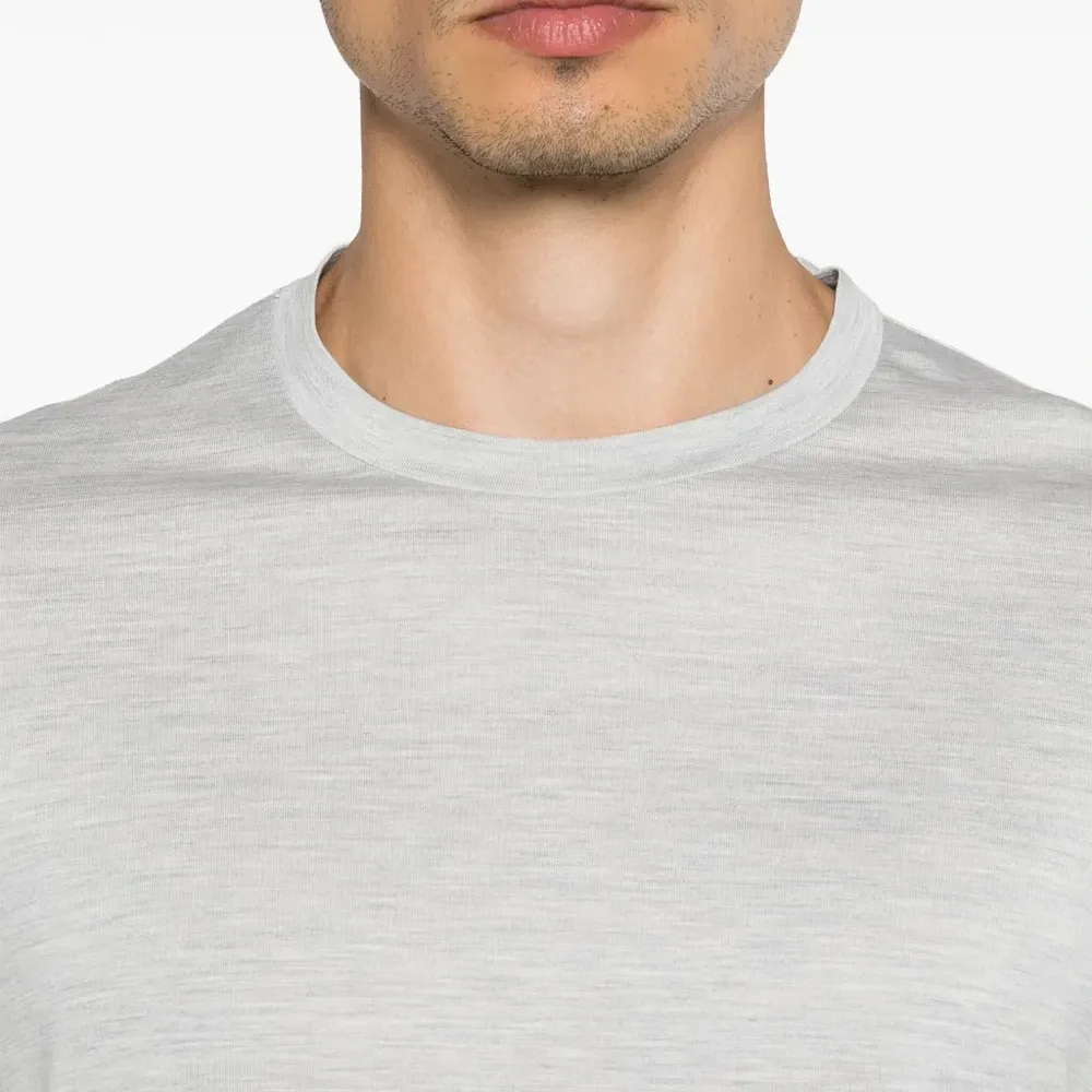 Футболка с круглым вырезом Футболка с круглым вырезом