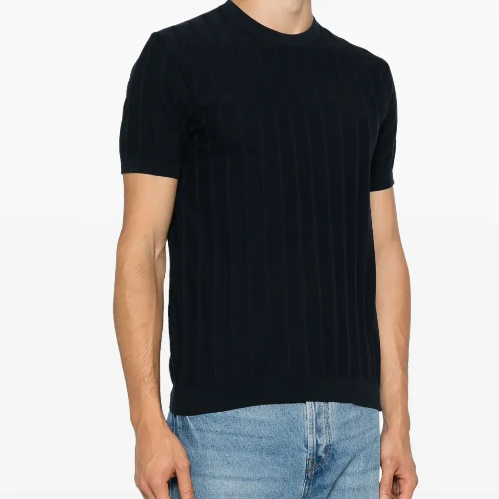 Футболка с круглым вырезом