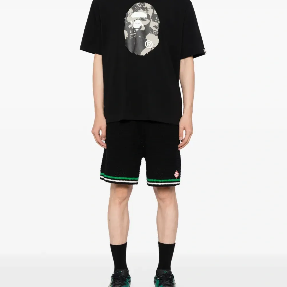 Футболка с графичным принтом