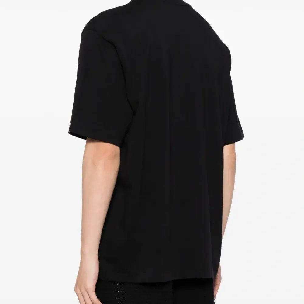 Футболка с графичным принтом