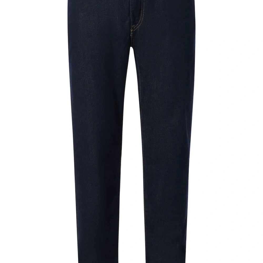 Узкие джинсы