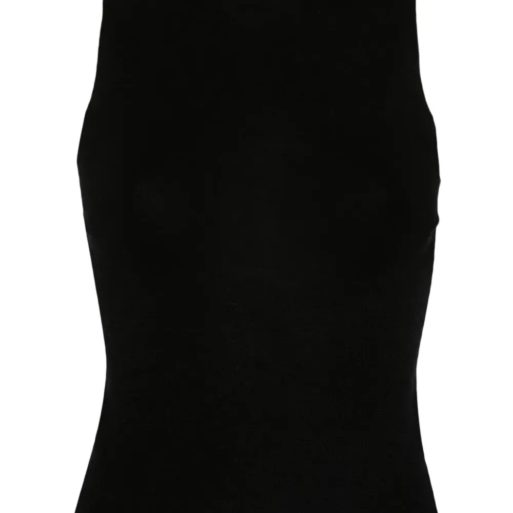 Вязаный жилет