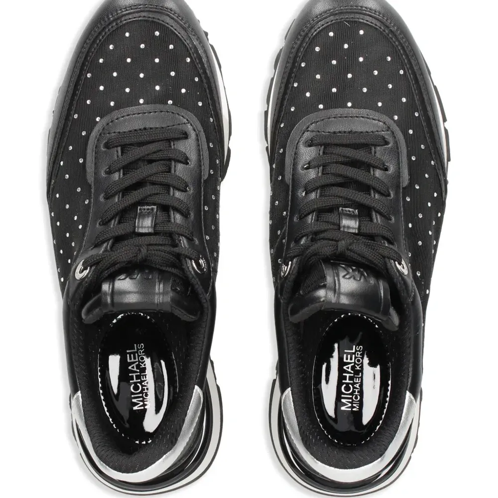 Кроссовки Nova