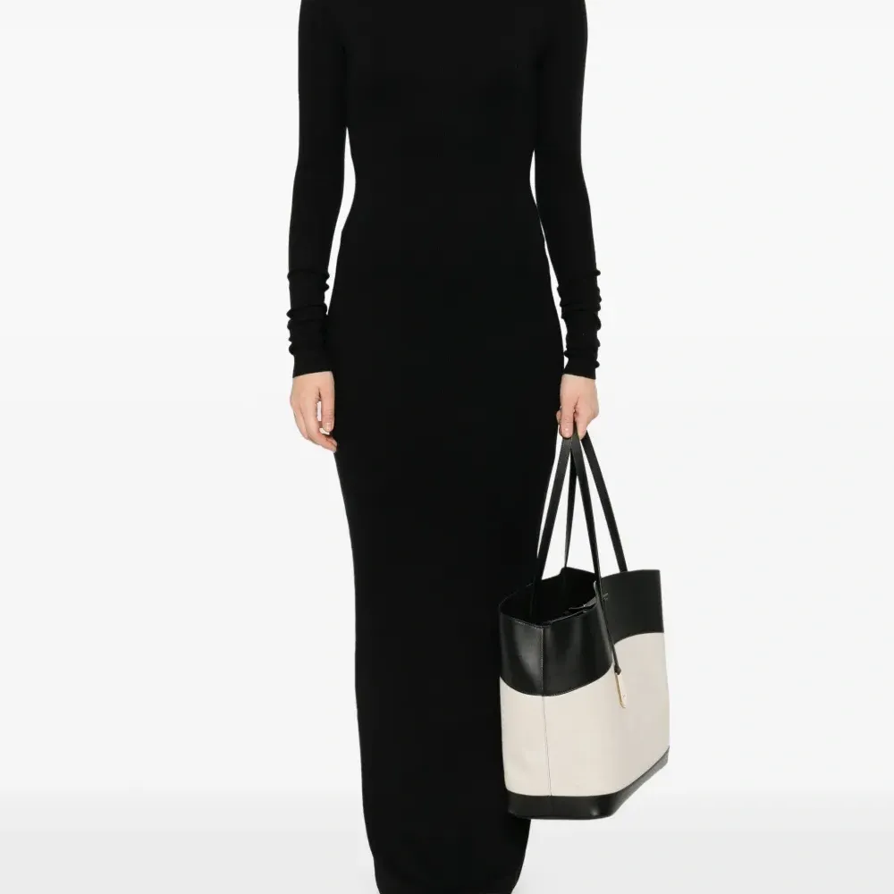 Платье в рубчик