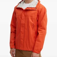 Легкая куртка с капюшоном