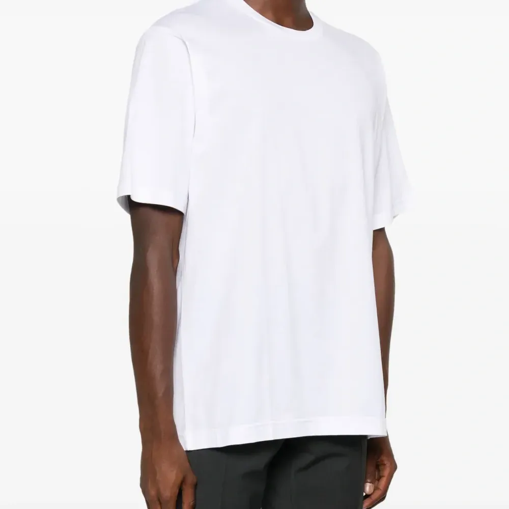 Футболка с круглым вырезом