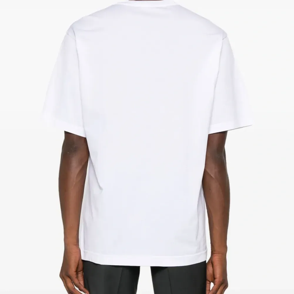 Футболка с круглым вырезом