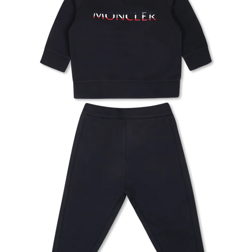 Спортивный костюм с логотипом