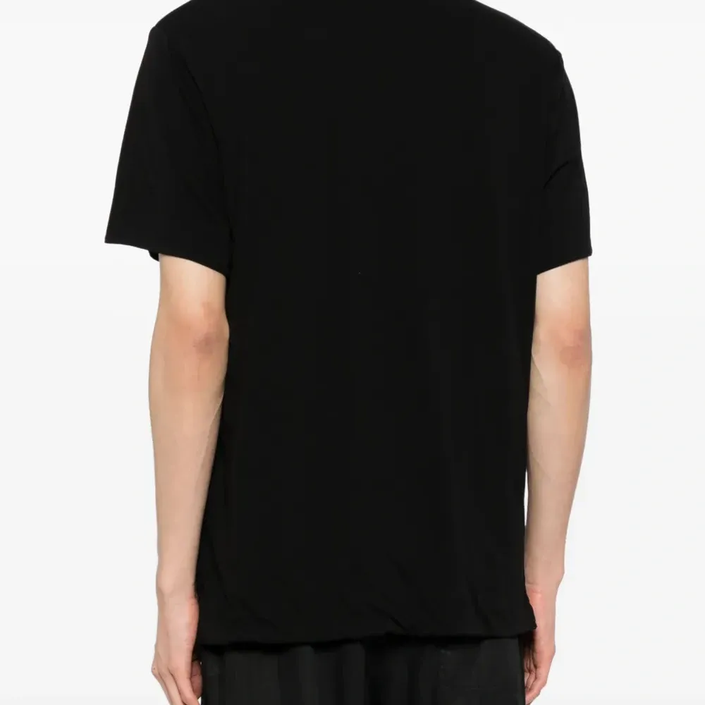 Футболка с круглым вырезом Футболка с круглым вырезом