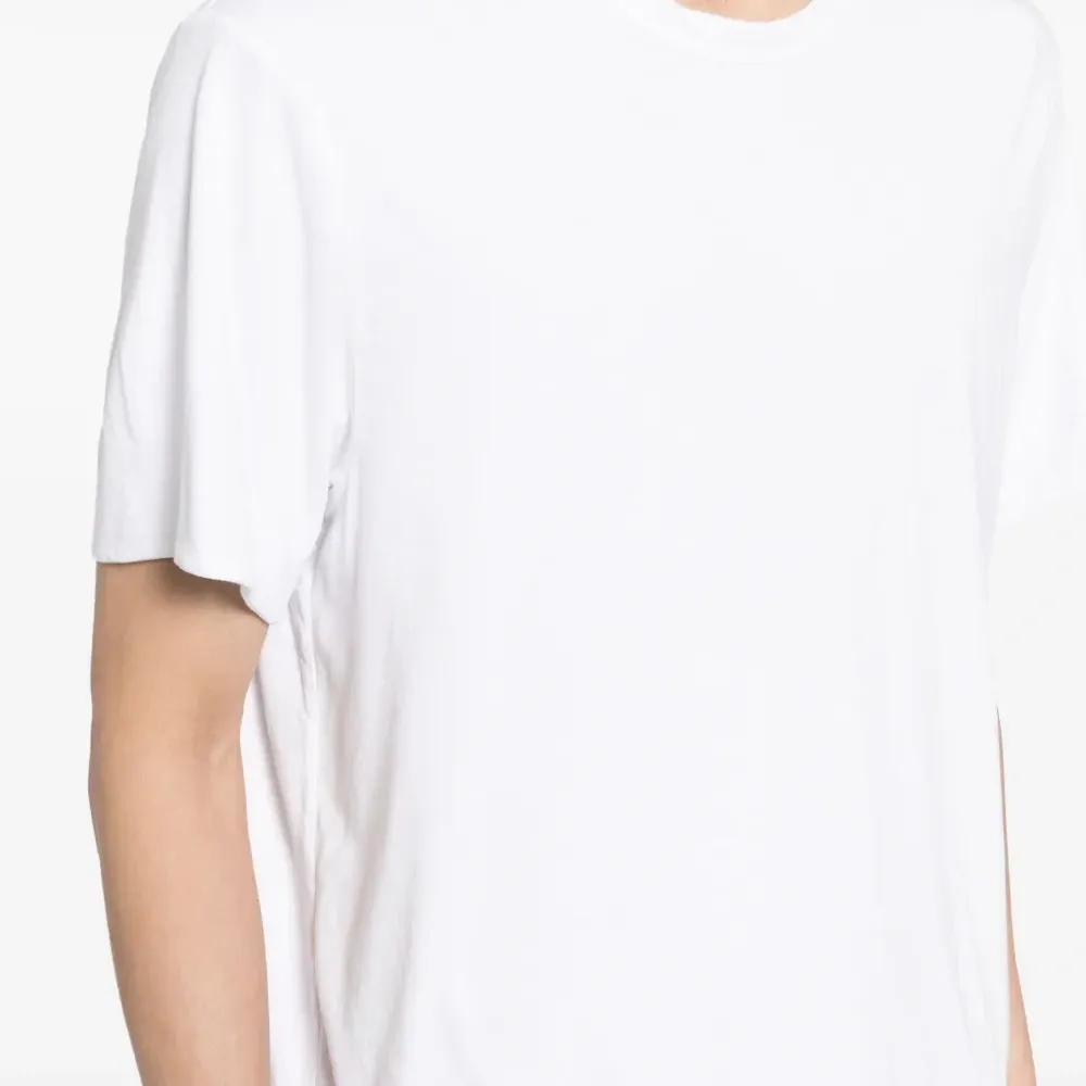 Футболка с круглым вырезом Футболка с круглым вырезом