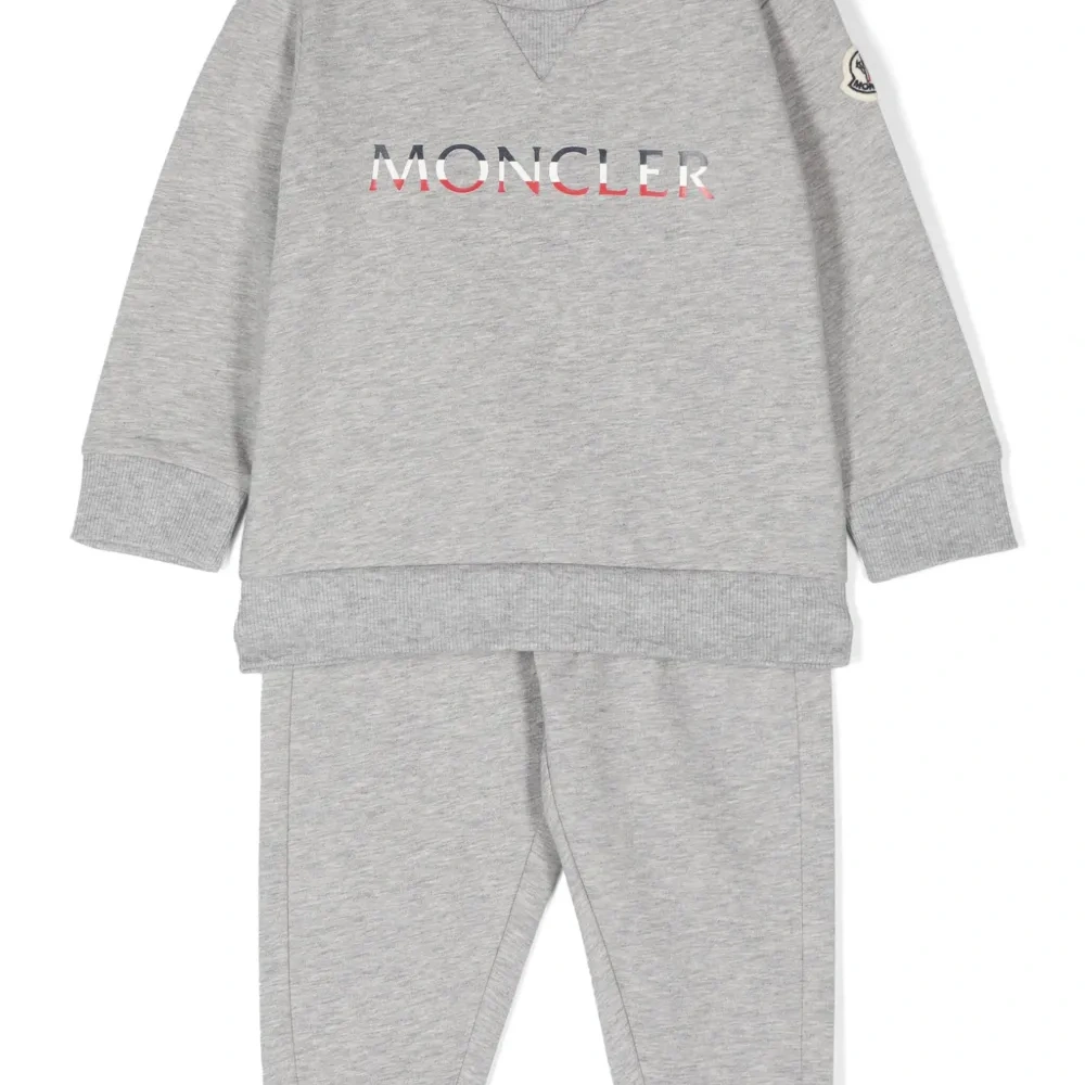 Спортивный костюм с логотипом