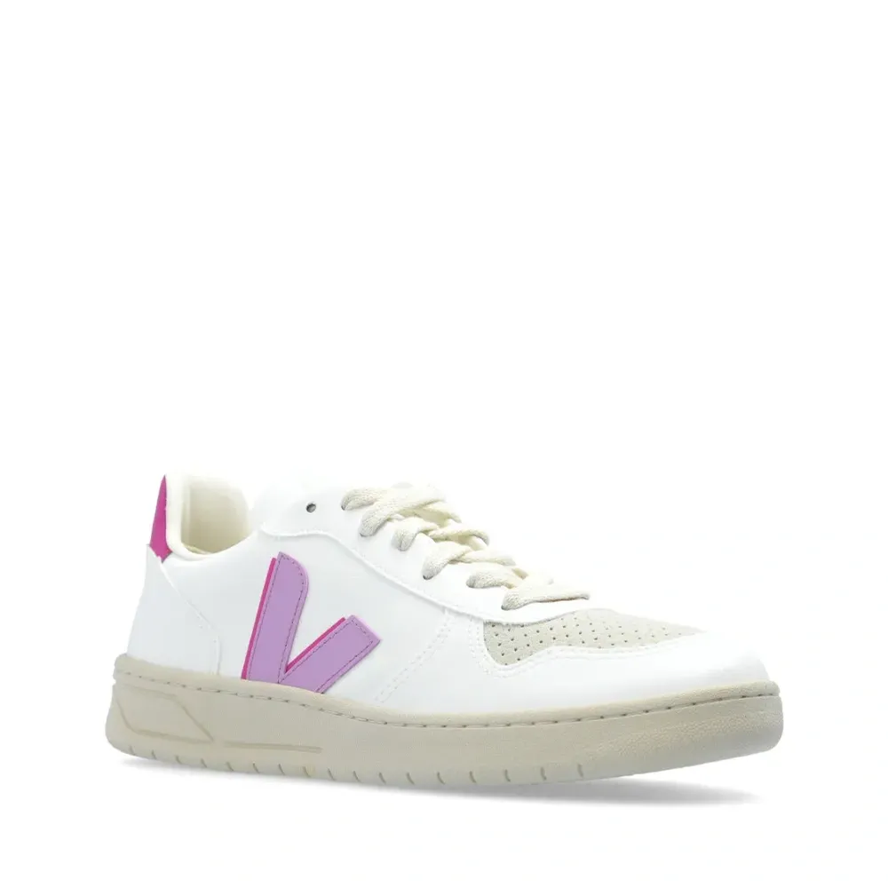 Кроссовки V-10