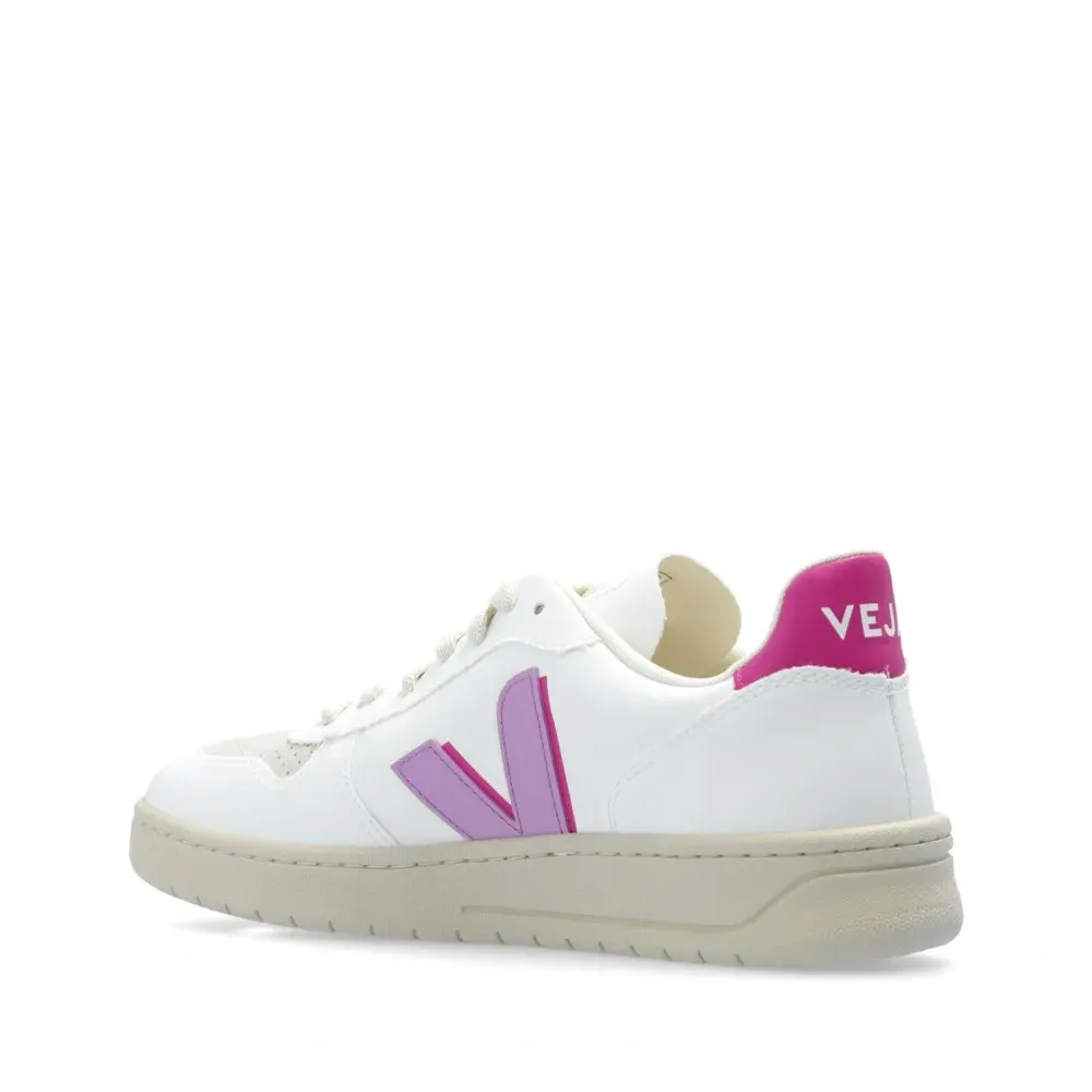 Кроссовки V-10