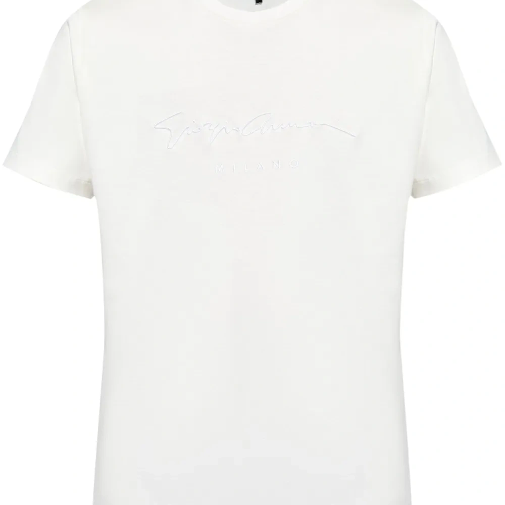 Футболка с вышитым логотипом