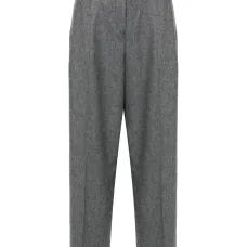 Брюки строгого кроя со складками