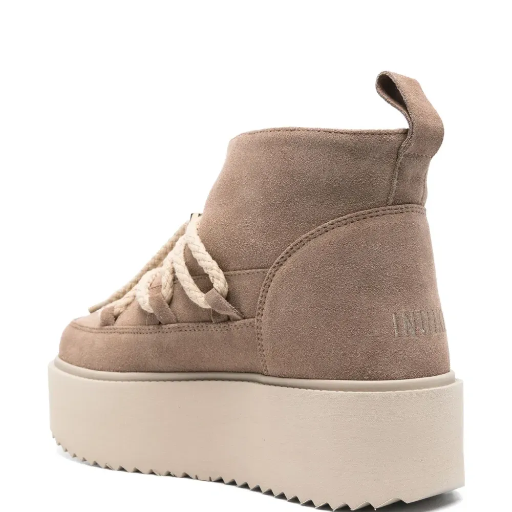 Замшевые ботинки