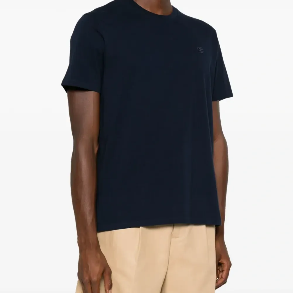 Футболка с вышивкой Pegaso