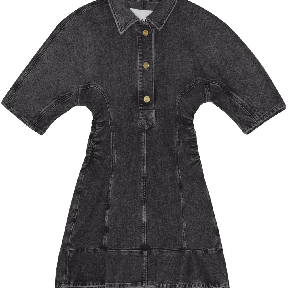 Джинсовое платье мини с затемненными краями Джинсовое платье мини с затемненными краями