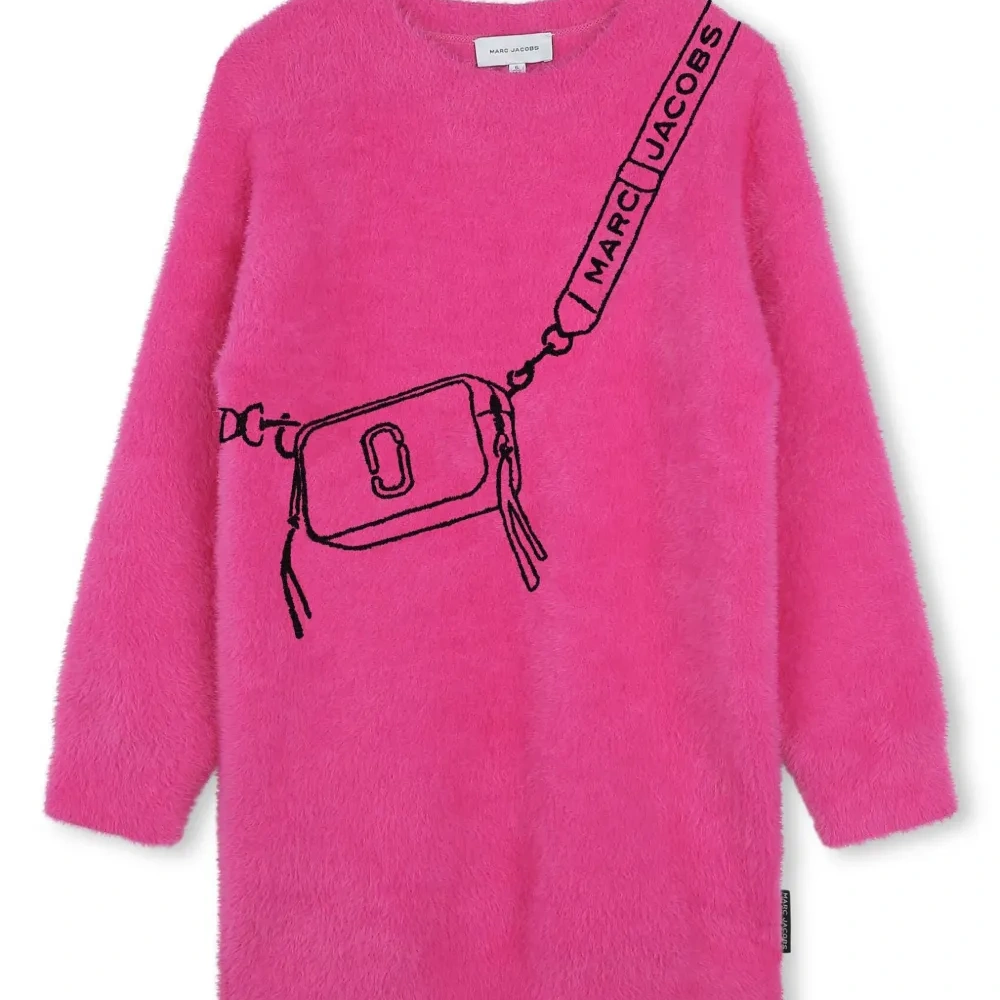 Трикотажное платье с вышивкой