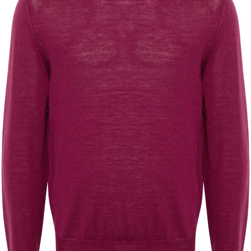 Свитер тонкой вязки