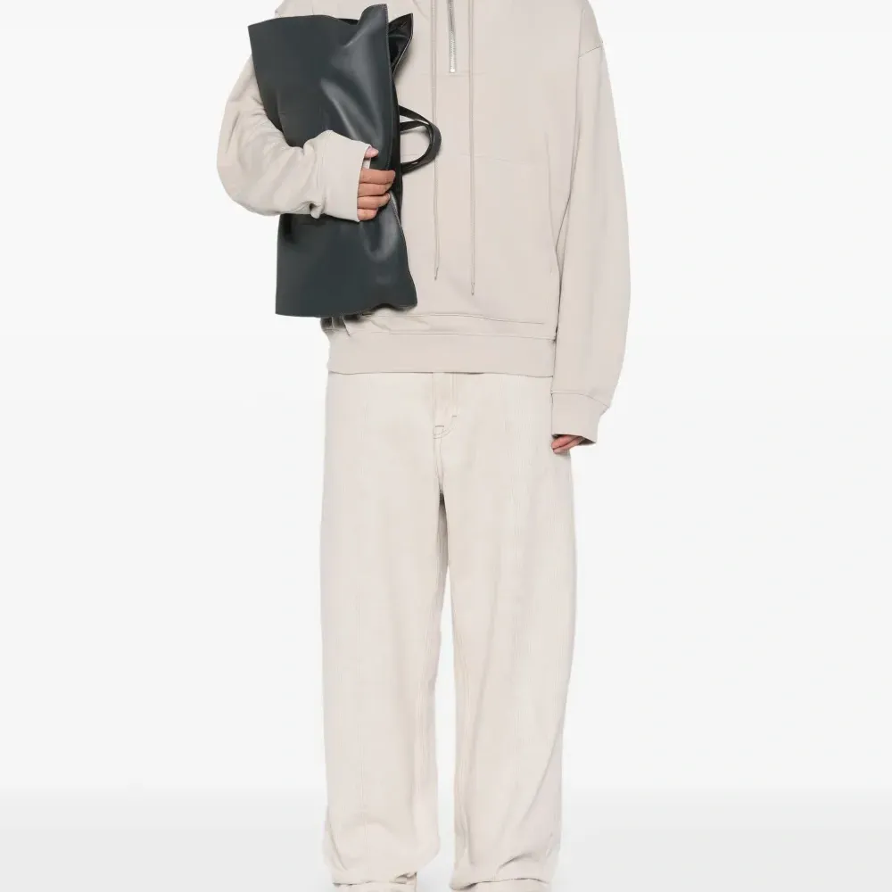 Толстовка с воротником-воронкой