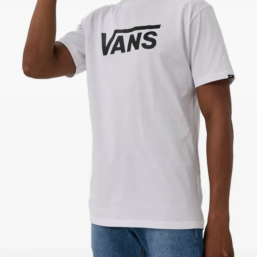 Футболка с логотипом