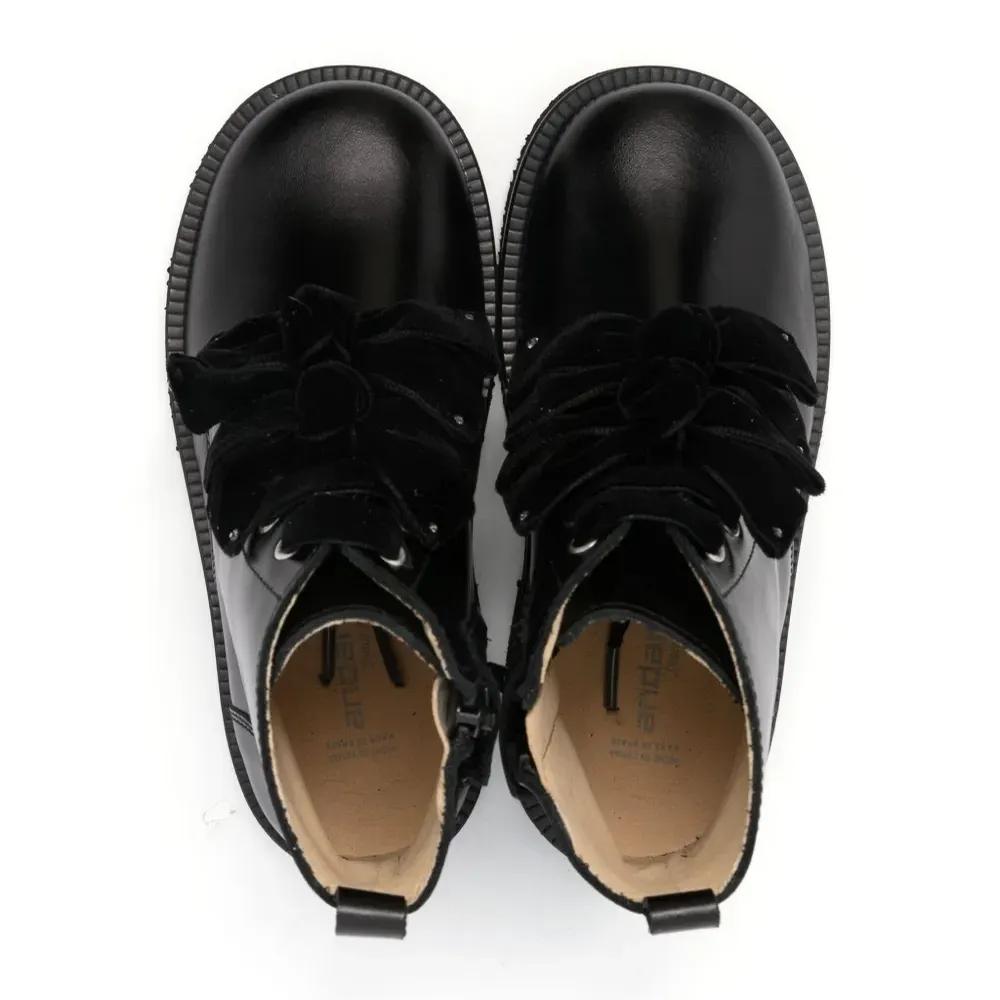 Ботинки с бантом