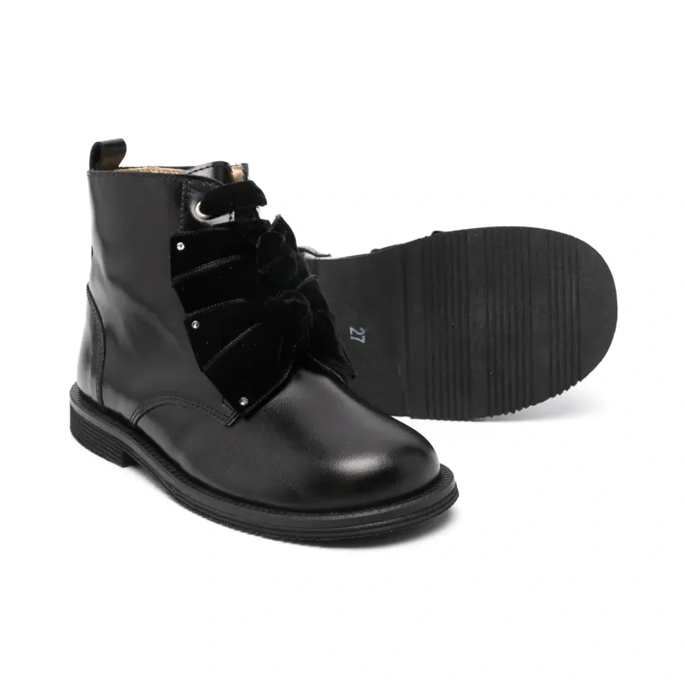 Ботинки с бантом