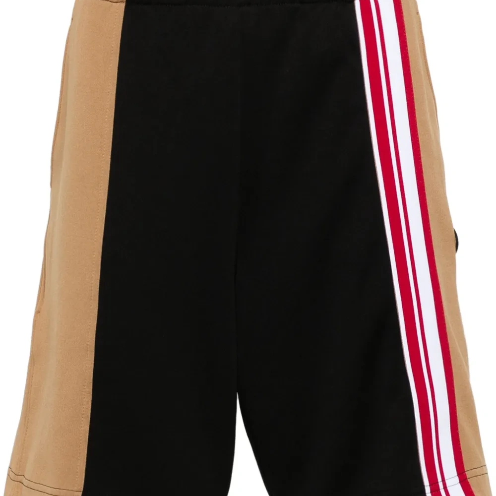 Спортивные шорты с нашивкой-логотипом