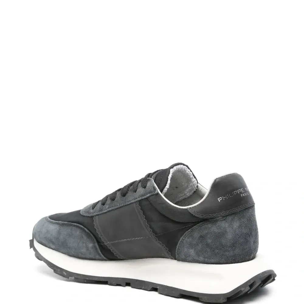 Кроссовки Tour