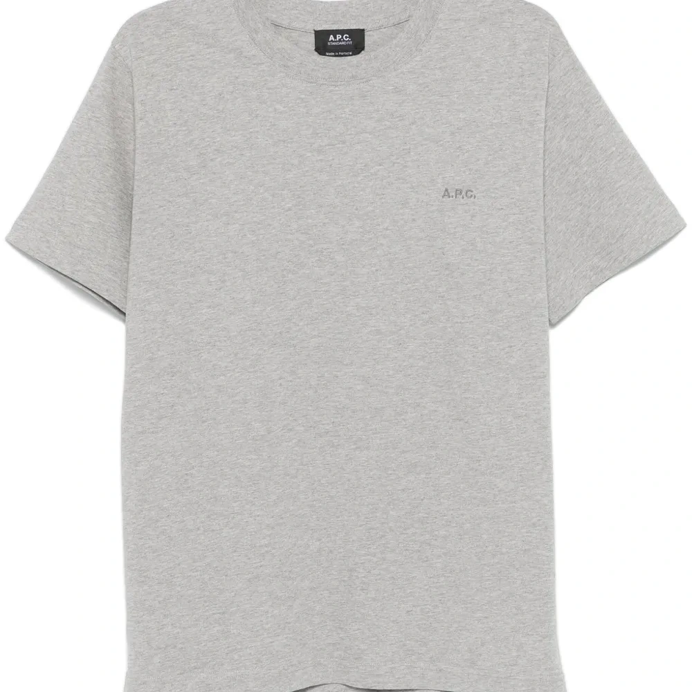 Футболка с вышитым логотипом