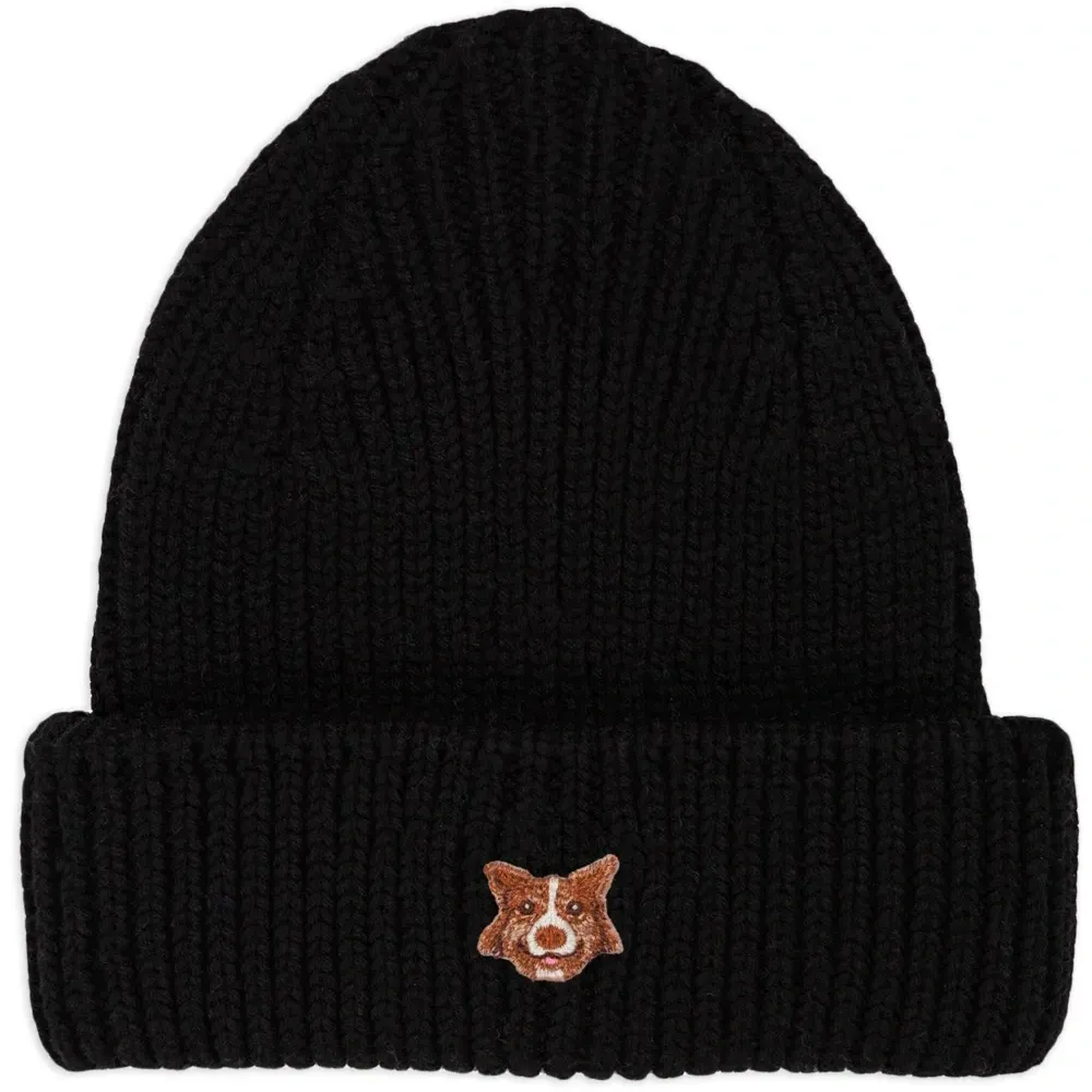 Шапка бини с аппликацией