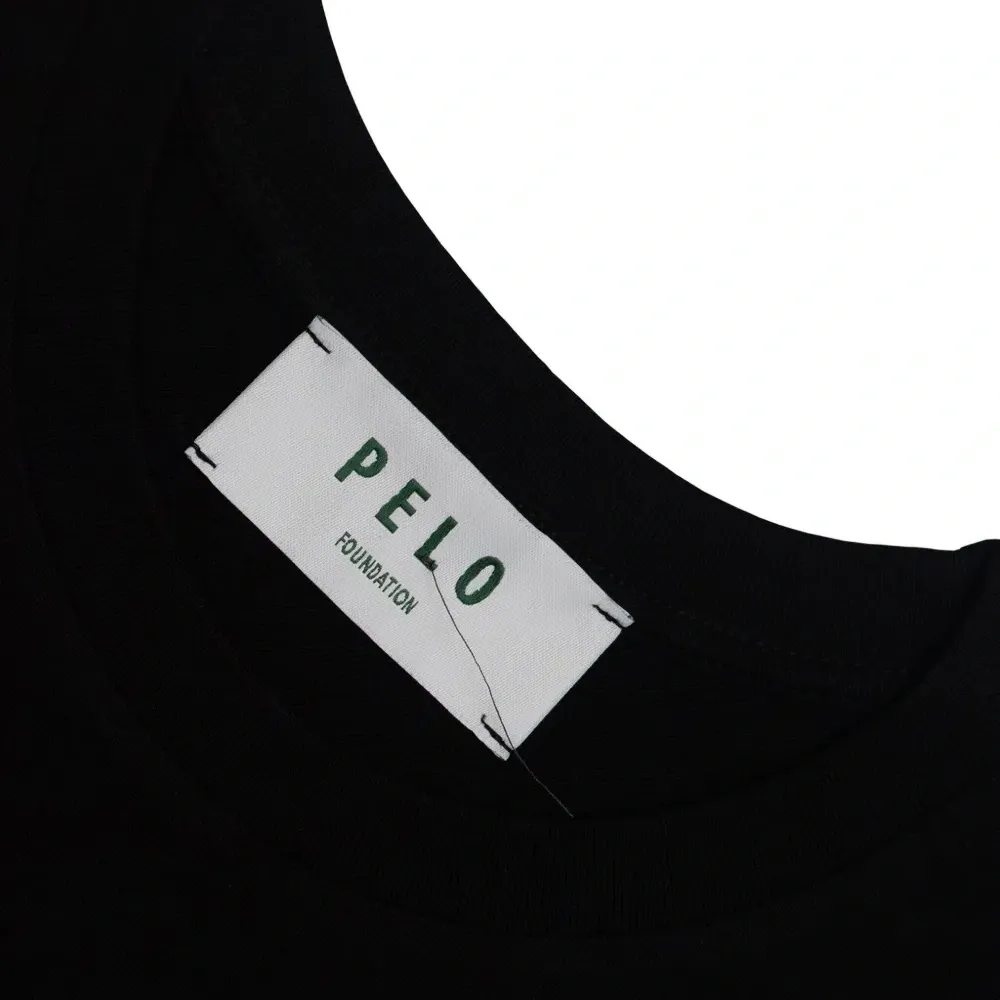 Футболка с аппликацией