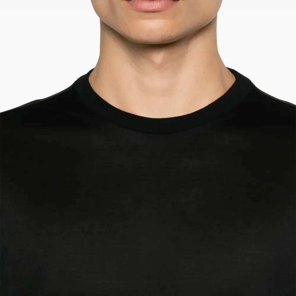 Футболка с круглым вырезом