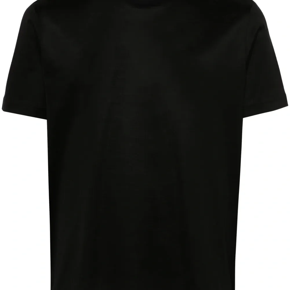 Футболка с круглым вырезом