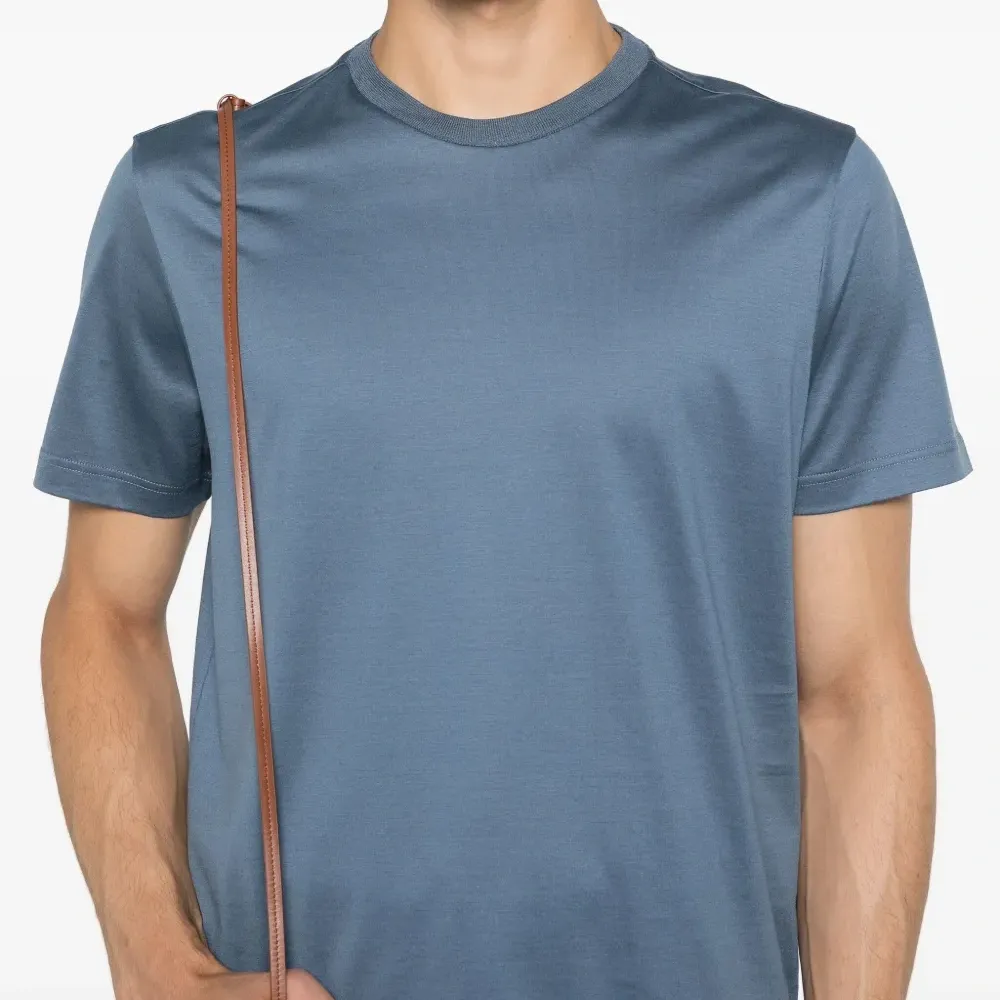 Футболка с круглым вырезом Футболка с круглым вырезом